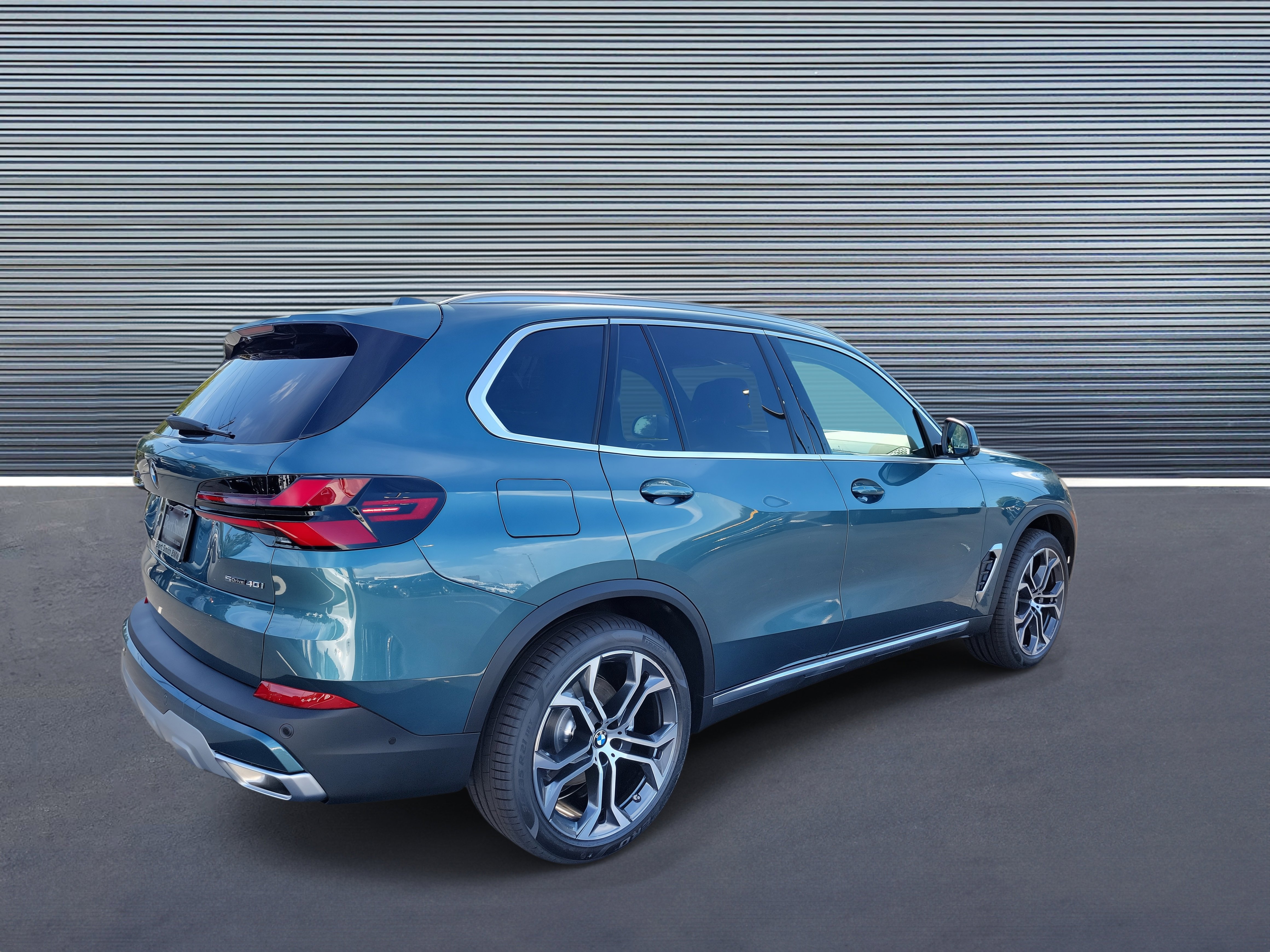 New 2026 BMW X5 sDrive40i image 3