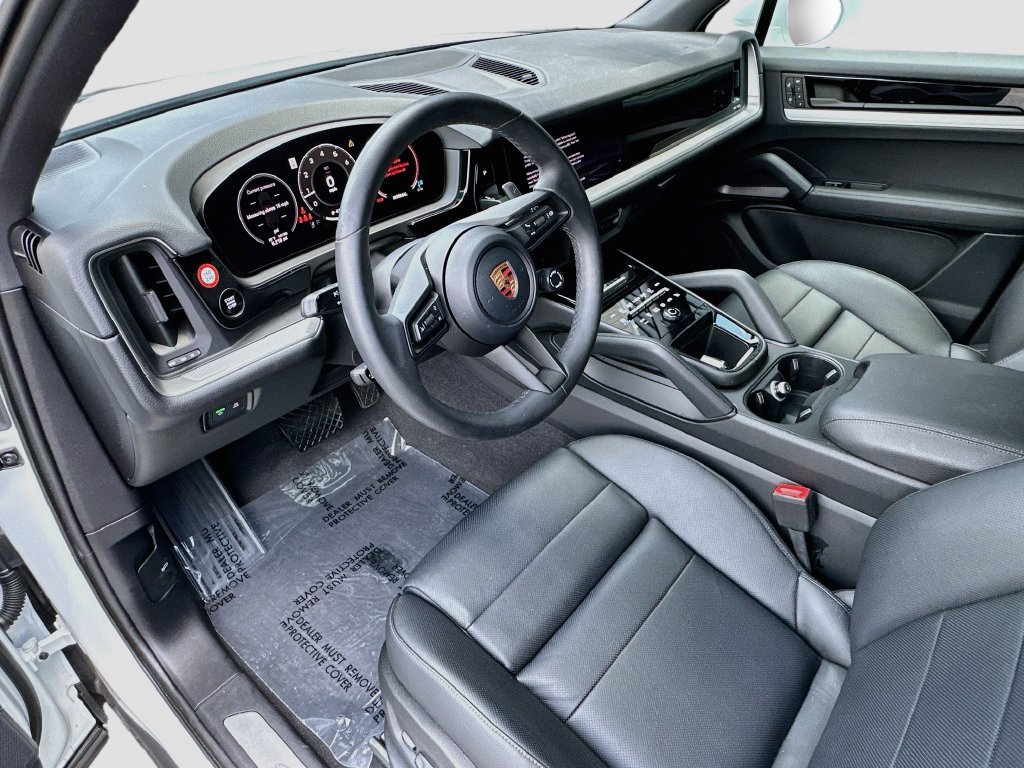 Certified 2026 Porsche Cayenne AWD/4WD image 4