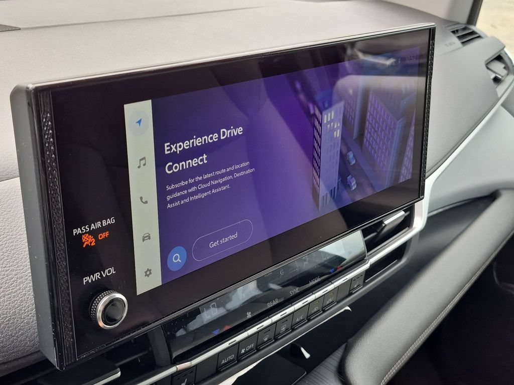 Used 2026 Toyota Sienna XLE FWD image 6