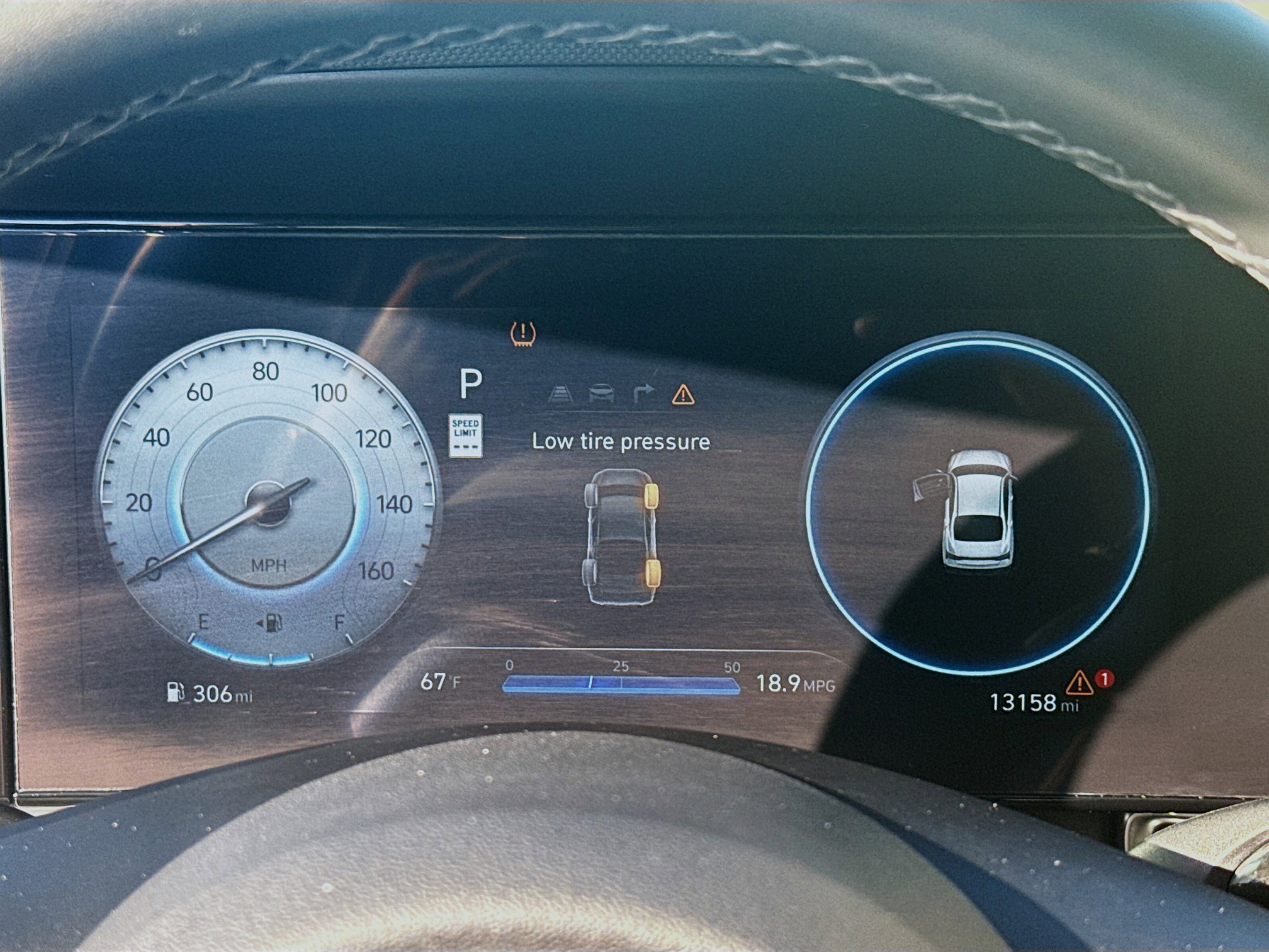 Used 2025 Hyundai Elantra SEL FWD image 11
