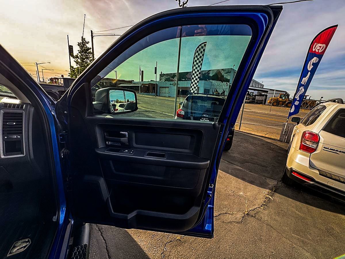 Used 2017 RAM 1500 Express w/ Express Value Package AWD/4WD image 35