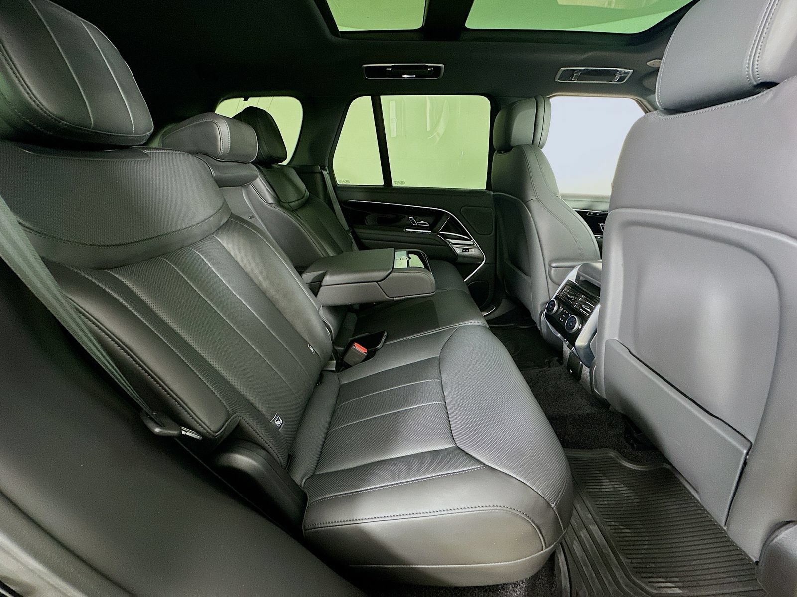 New 2026 Land Rover Range Rover SE AWD/4WD image 42