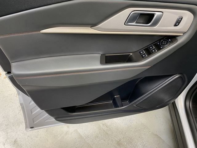 Used 2025 Ford Explorer Active image 22