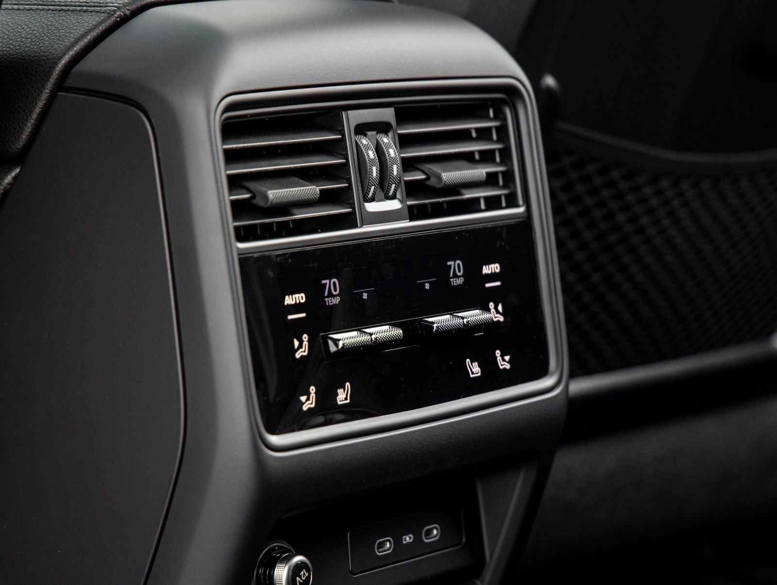 Certified 2026 Porsche Cayenne AWD/4WD image 35