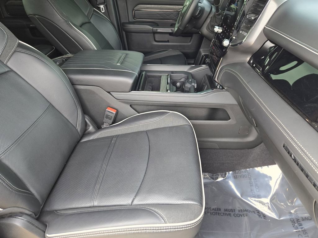 Used 2025 RAM 2500 Limited AWD/4WD image 9