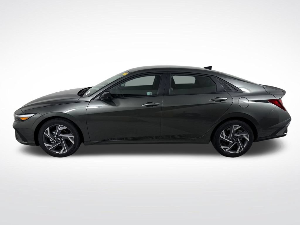 Certified 2025 Hyundai Elantra Sport FWD image 8