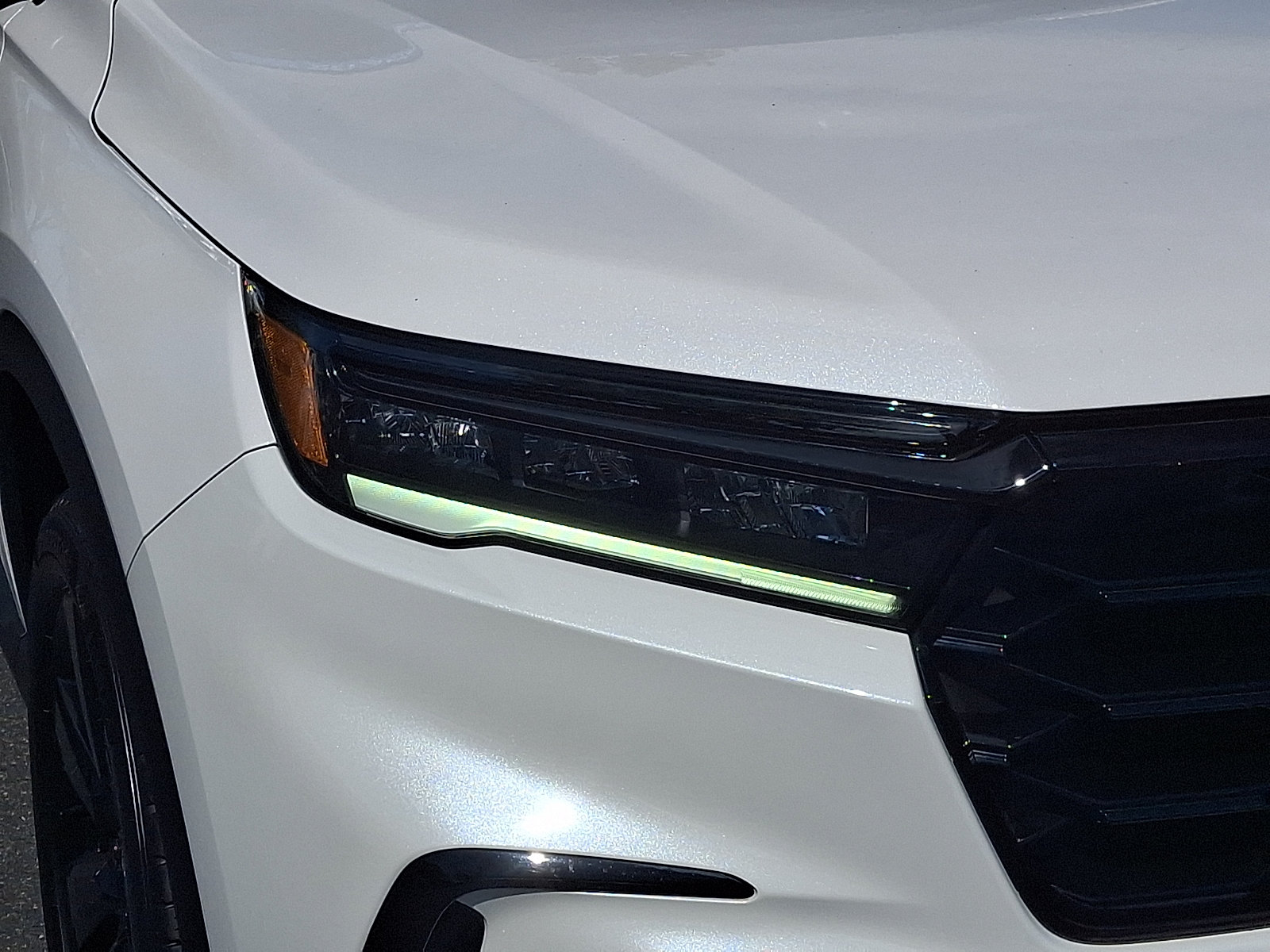 Certified 2025 Honda Pilot Black Edition image 9