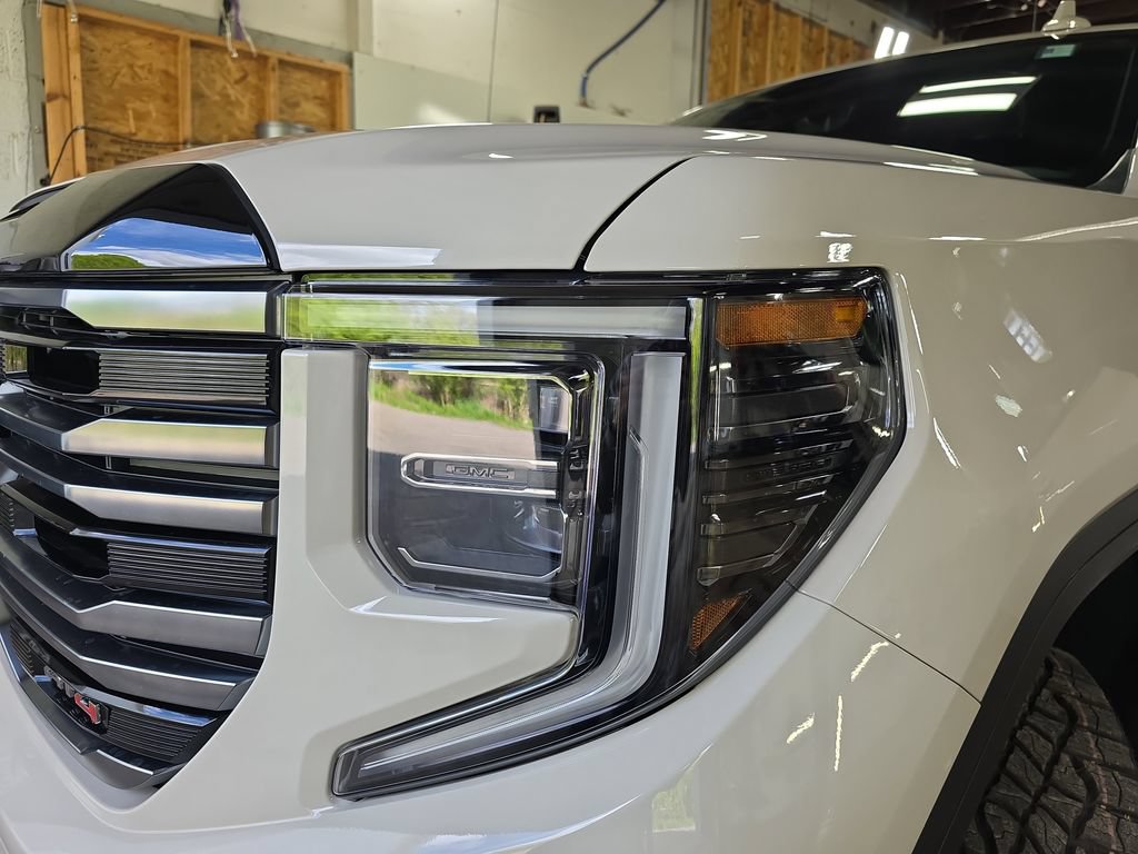 New 2026 GMC Sierra 1500 AT4 w/ AT4 Premium Package AWD/4WD image 33