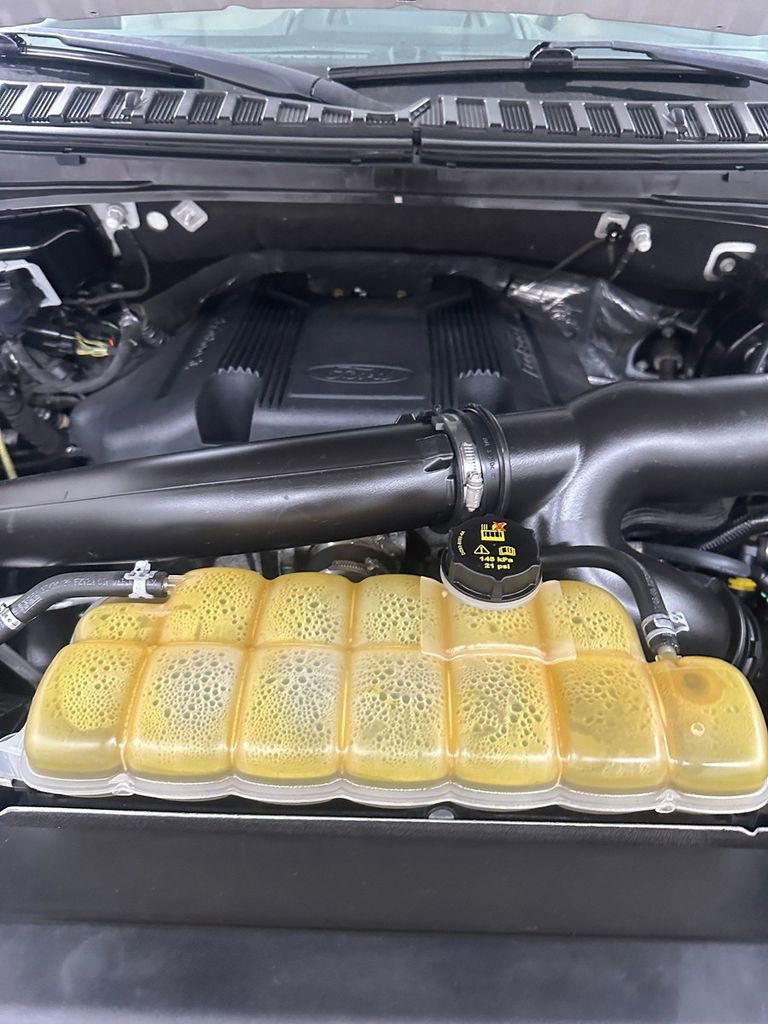 Used 2020 Ford Expedition XLT w/ Equipment Group 202A image 7