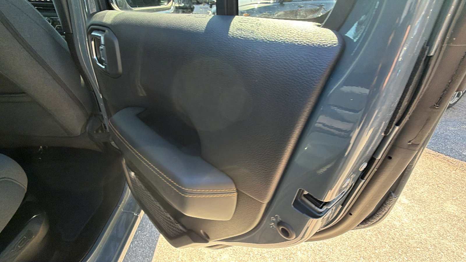 Used 2025 Jeep Wrangler Sahara w/ Safety Group image 20