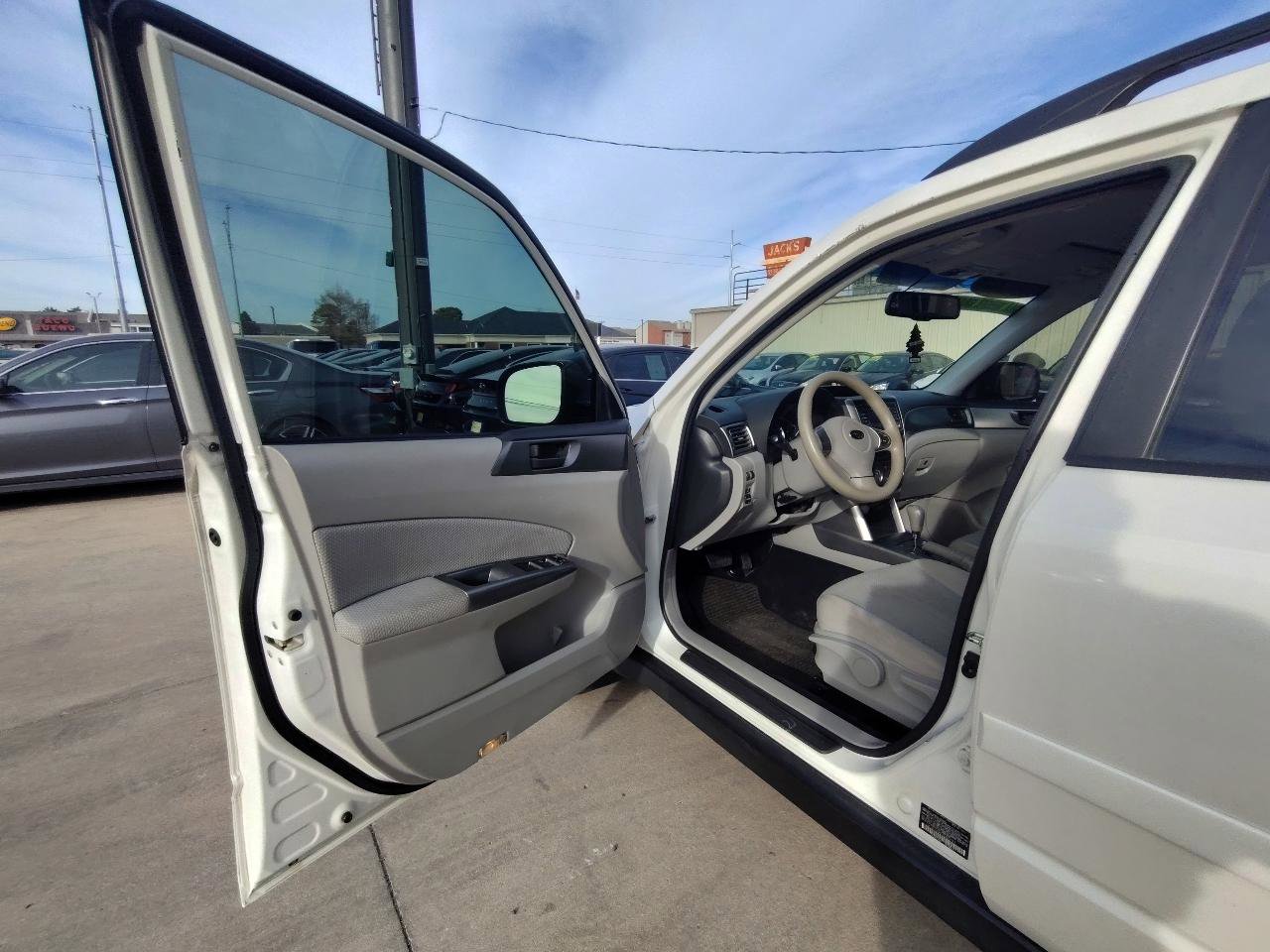 Used 2012 Subaru Forester 2.5X w/ Alloy Wheel Pkg image 13