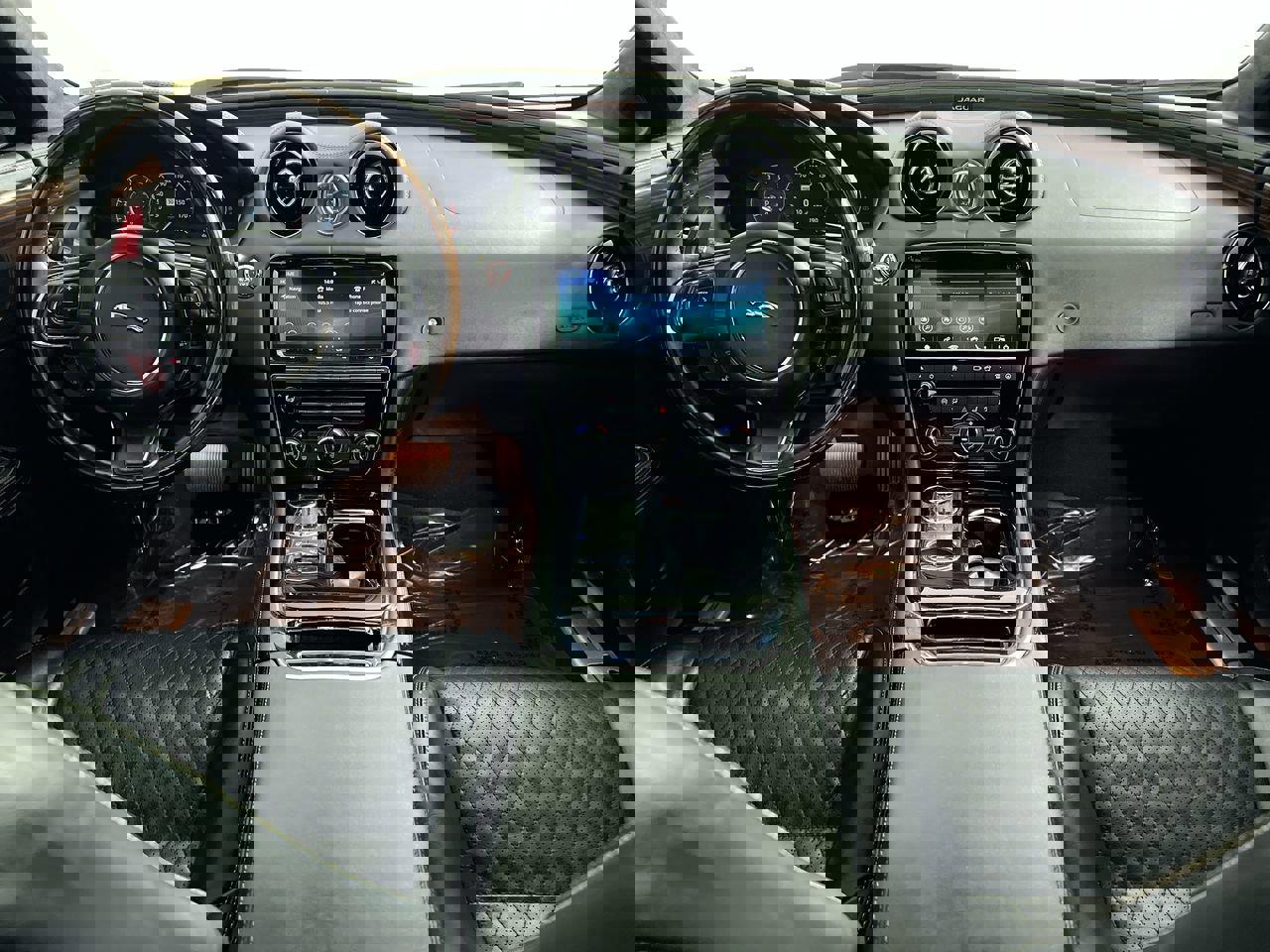 Used 2018 Jaguar XJ L Portfolio image 23