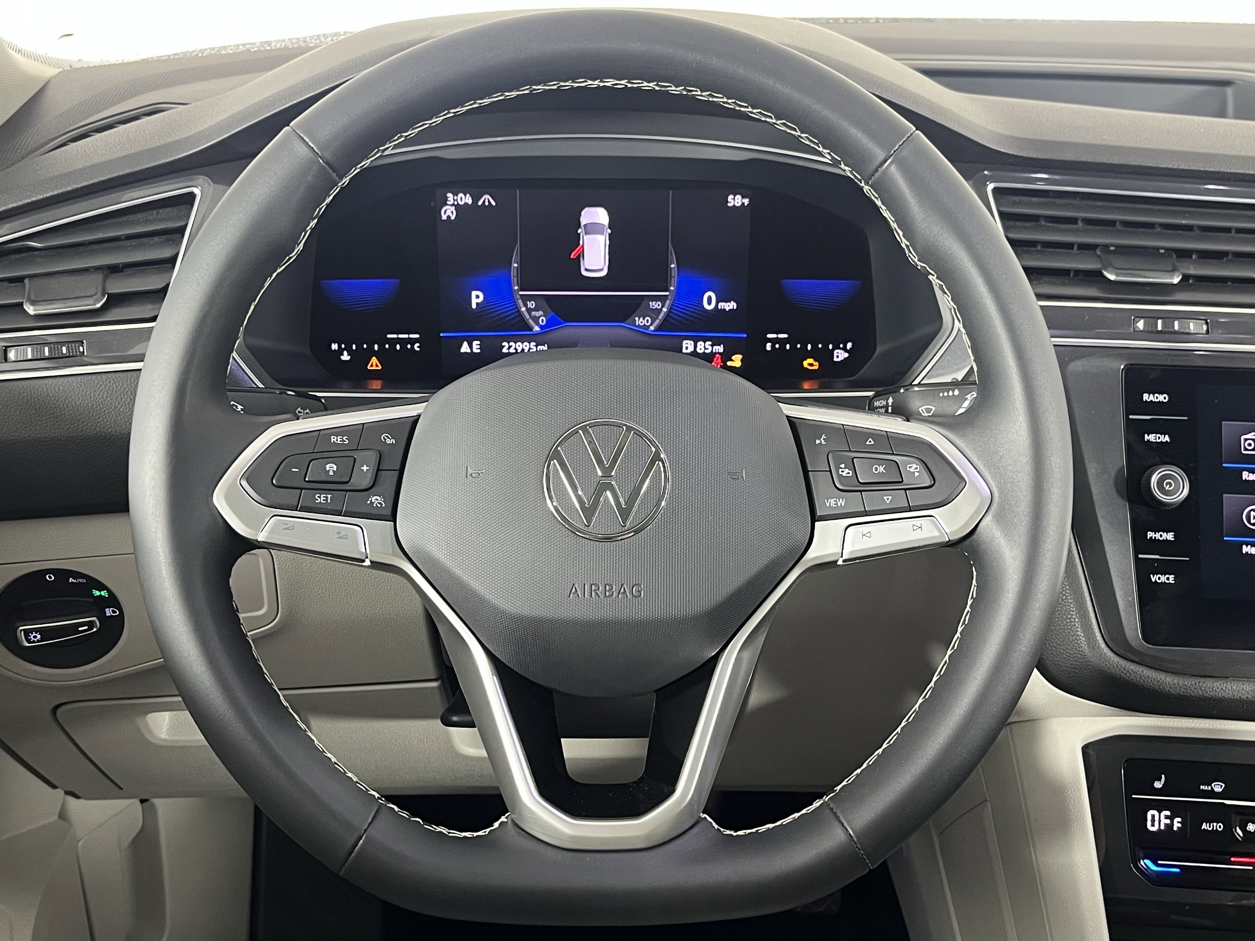 Certified 2022 Volkswagen Tiguan SE w/ Panoramic Sunroof Package image 12