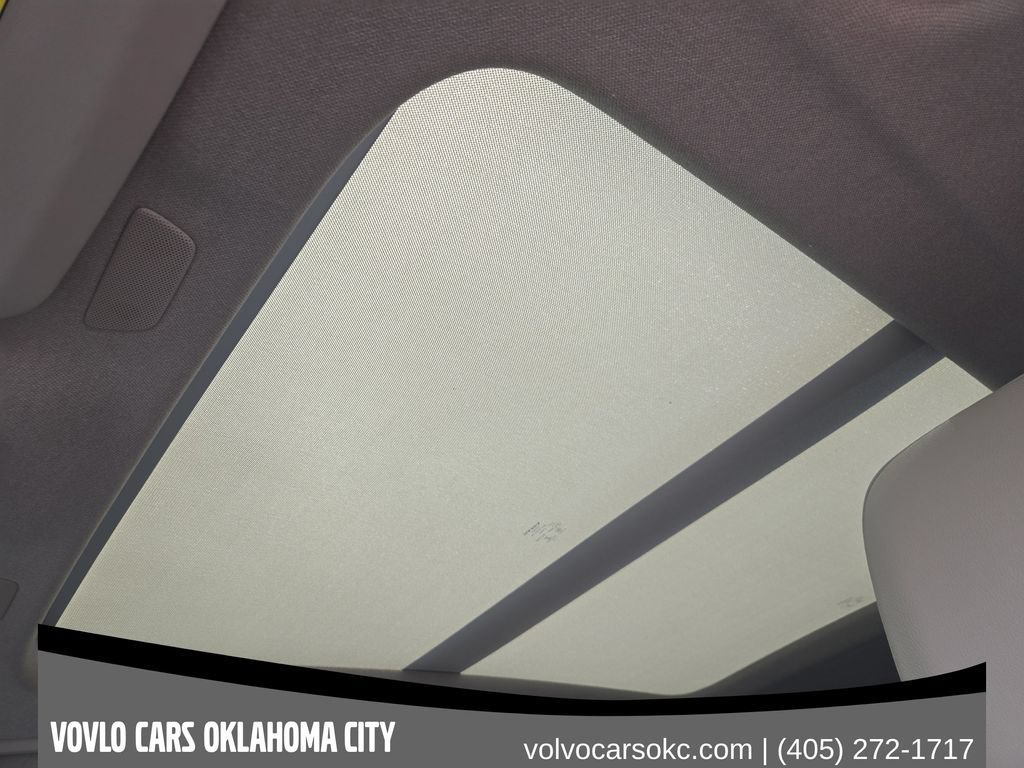 Certified 2023 Volvo XC40 B4 Plus w/ Driver Assist Package FWD image 27