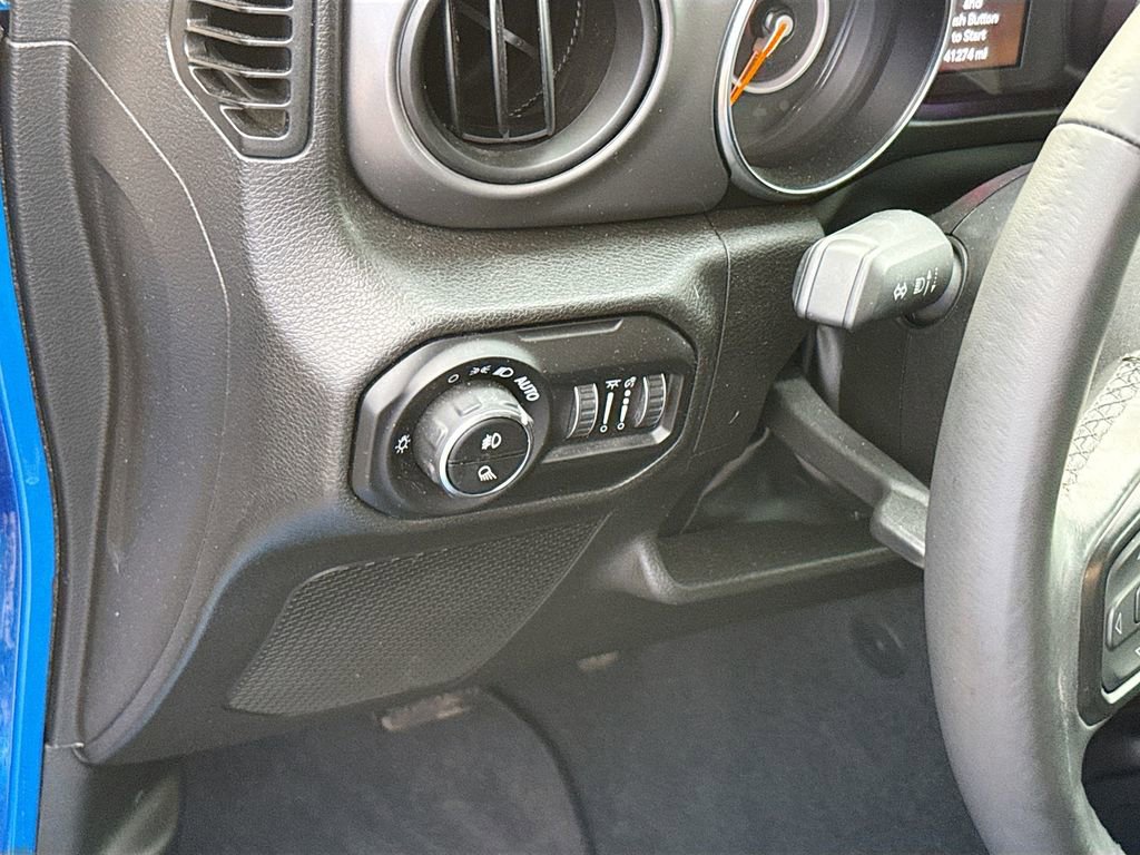 Used 2022 Jeep Gladiator Sport AWD/4WD image 11