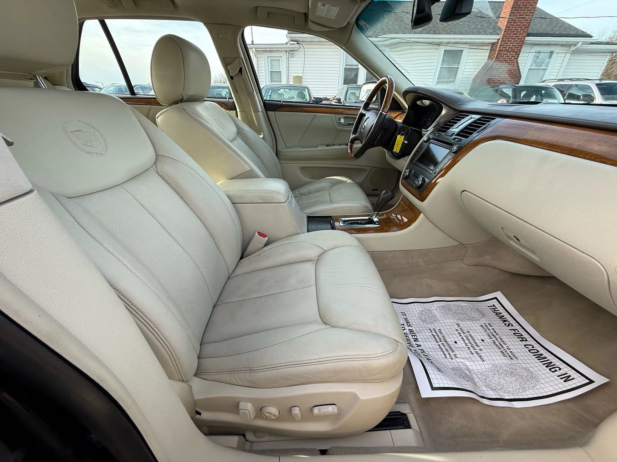 Used 2010 Cadillac DTS Platinum FWD image 33