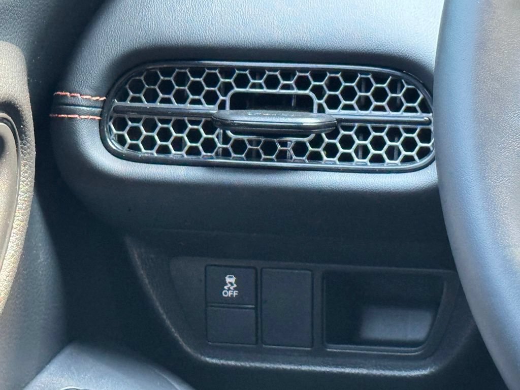 Certified 2025 Honda HR-V Sport image 18