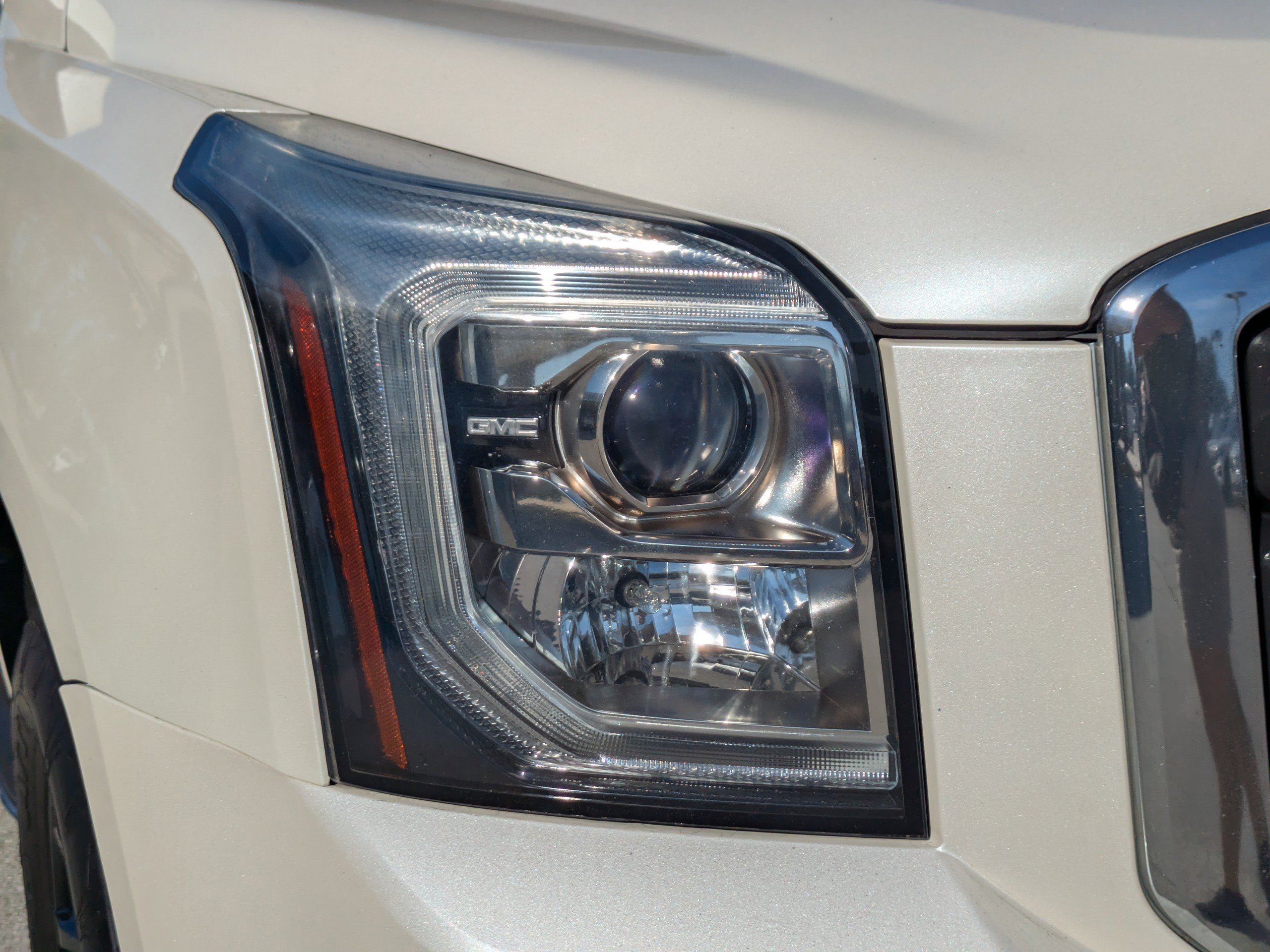 Used 2015 GMC Yukon SLT w/ HD Trailering Package image 11