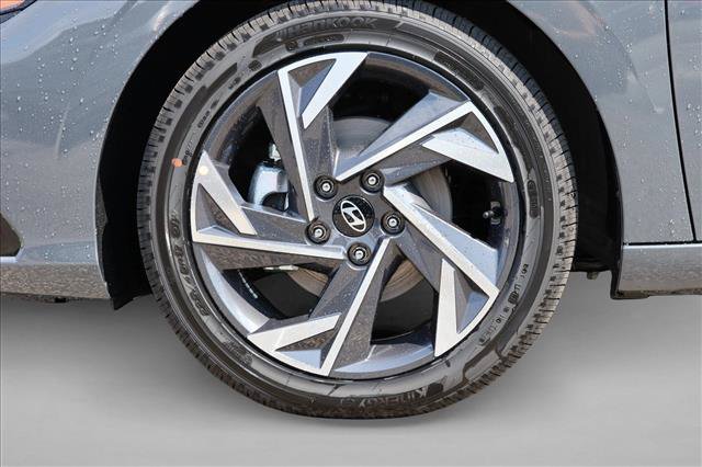 New 2026 Hyundai Elantra Limited FWD image 9