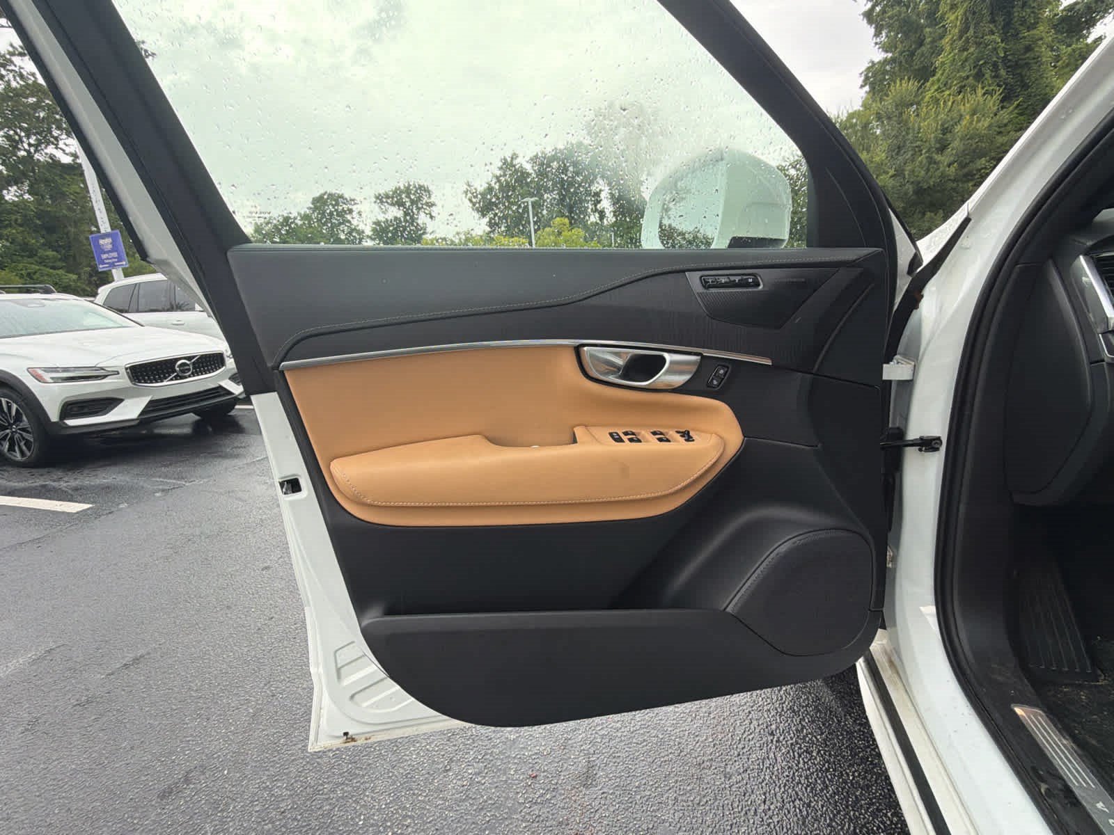 Used 2024 Volvo XC90 B6 Ultimate AWD/4WD image 8