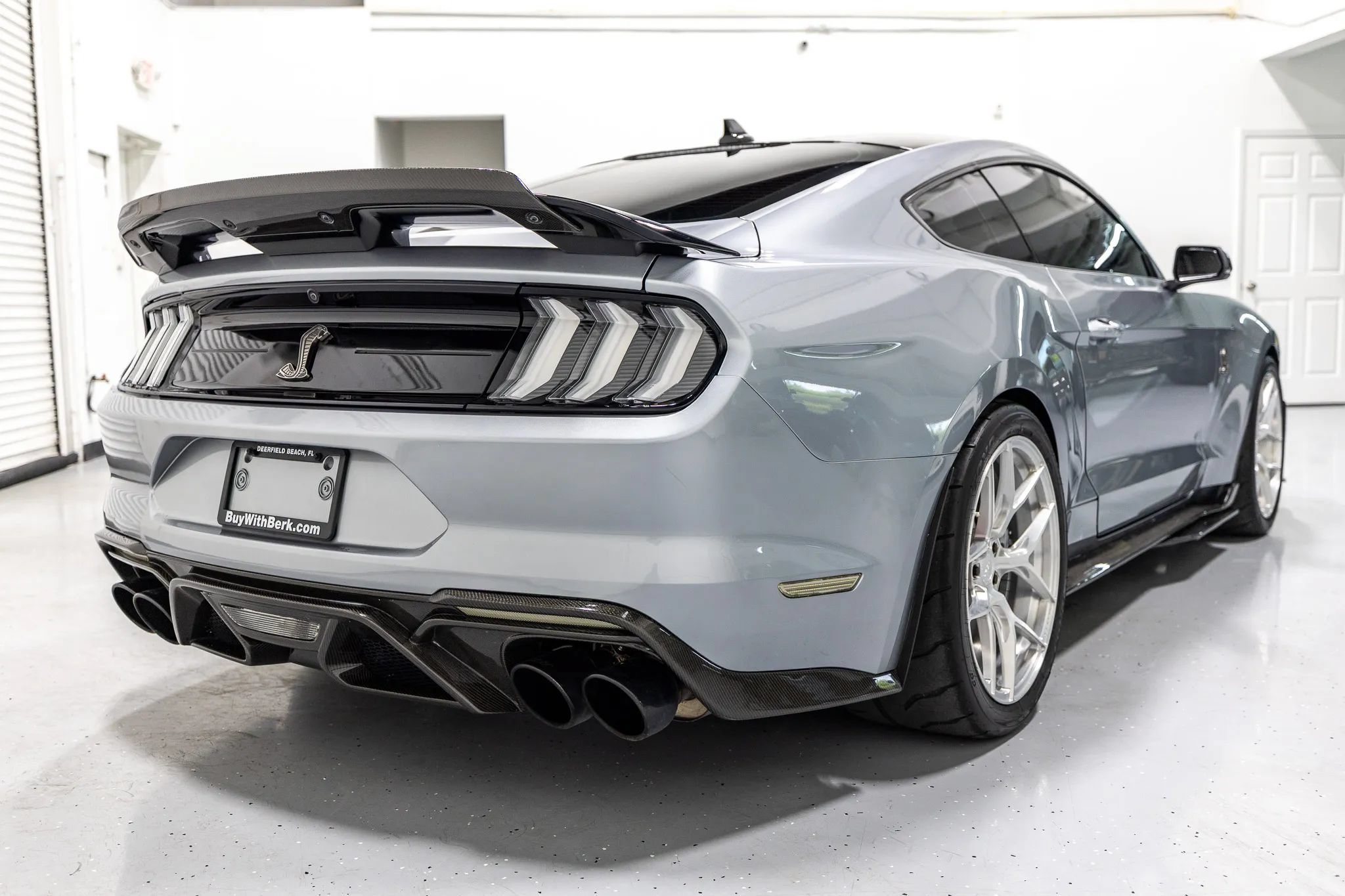Used 2021 Ford Mustang Shelby GT500 w/ Technology Package RWD image 19