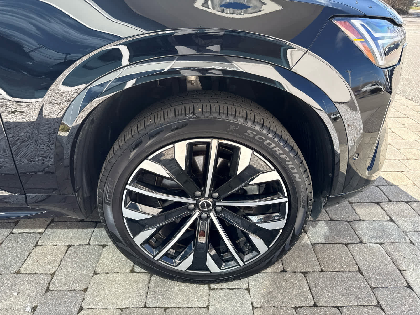 Used 2026 Volvo XC90 B6 Ultra w/ Protection Package Premier image 43