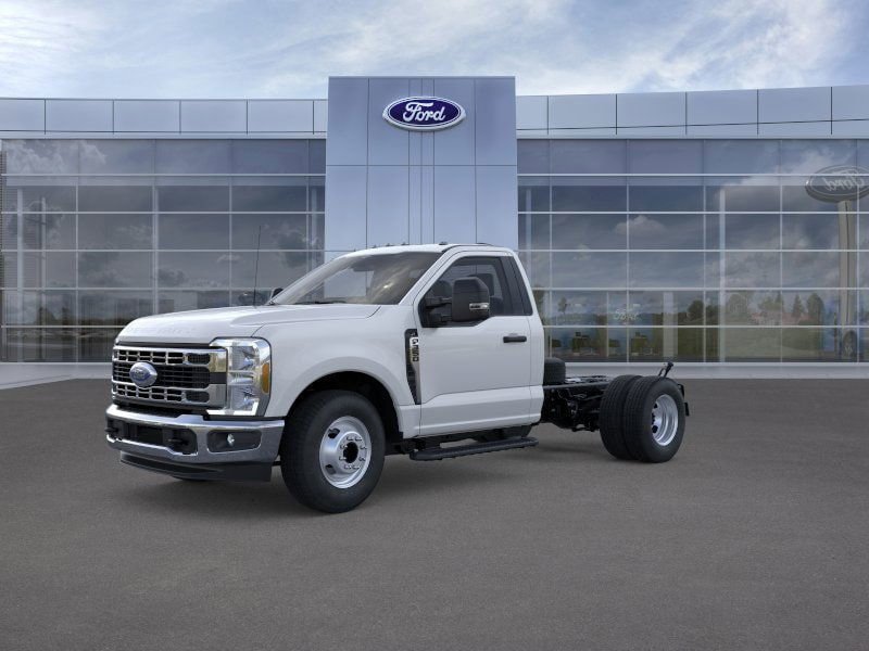 New 2025 Ford F350 XL w/ XL Chrome Package