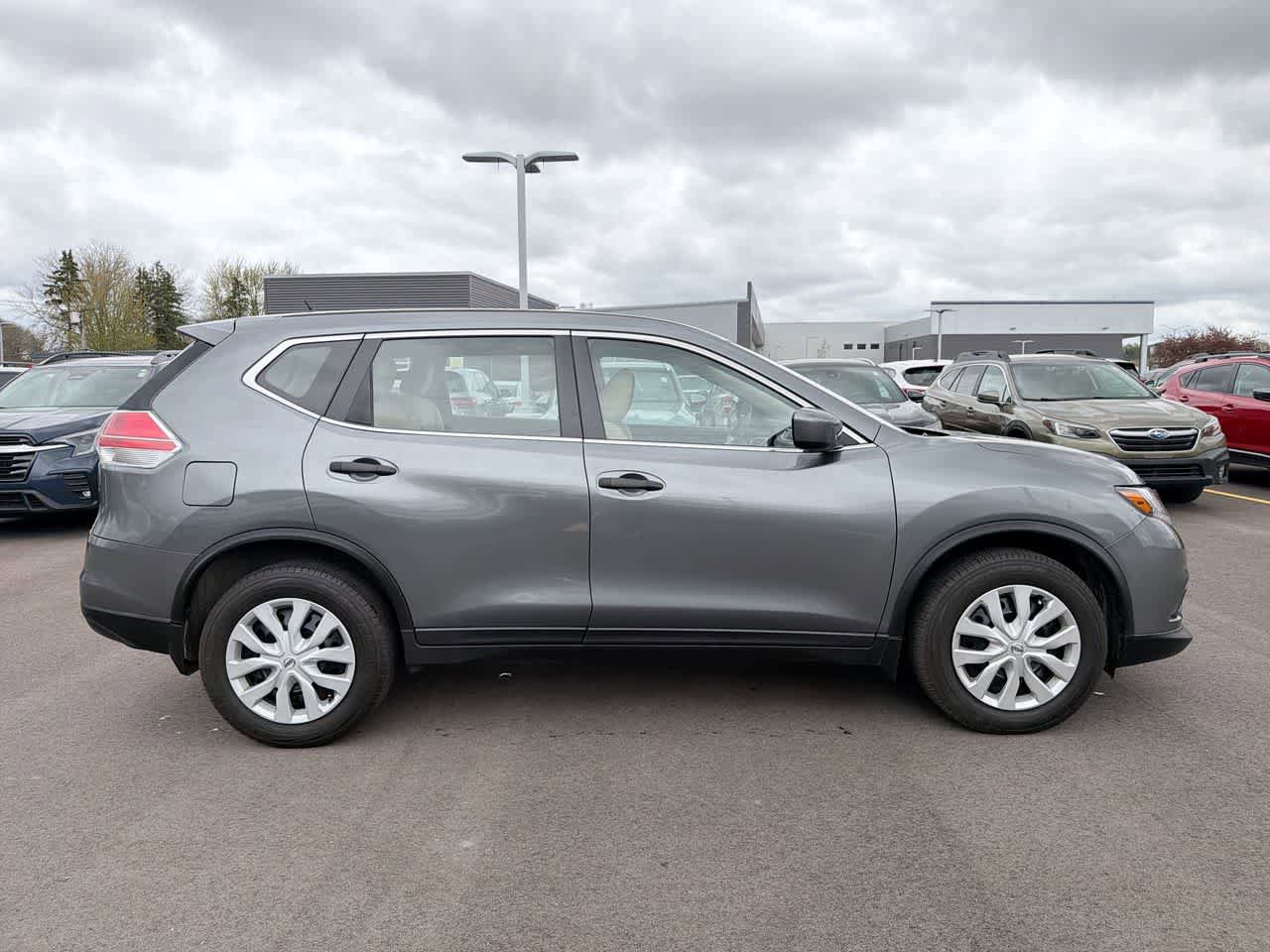 Used 2016 Nissan Rogue S FWD image 14