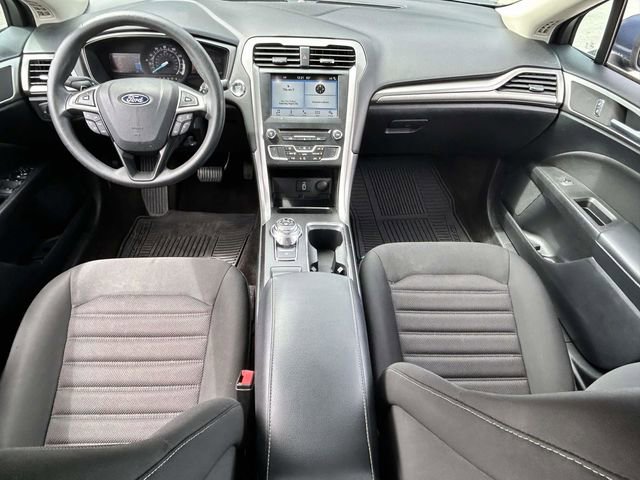 Used 2018 Ford Fusion SE w/ Fusion SE Technology Package image 10