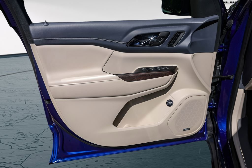 Used 2023 GMC Acadia Denali image 27