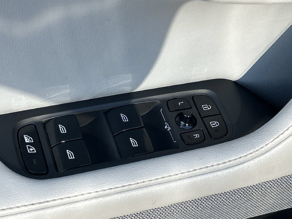 Used 2024 Polestar Polestar 2 AWD/4WD image 19