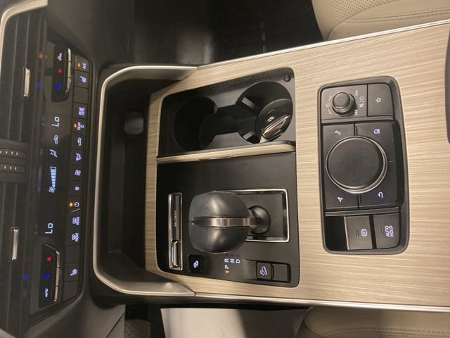 Used 2024 MAZDA CX-90 Plug-In Hybrid w/ Premium Pkg image 16