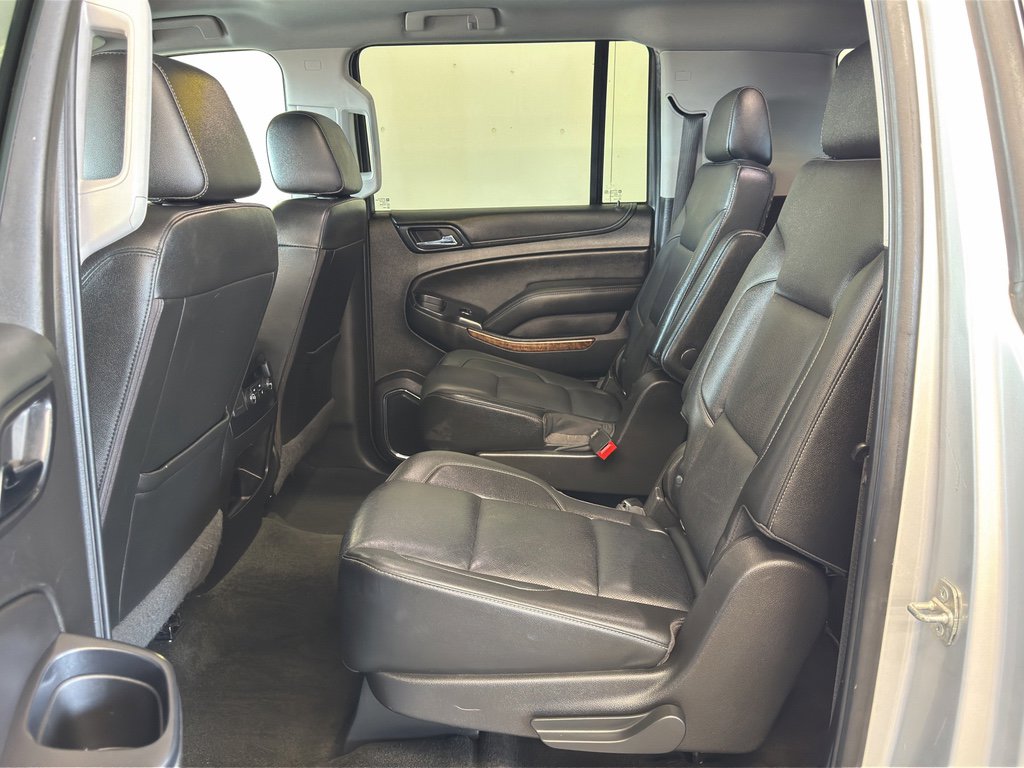 Used 2018 Chevrolet Suburban Premier AWD/4WD image 28