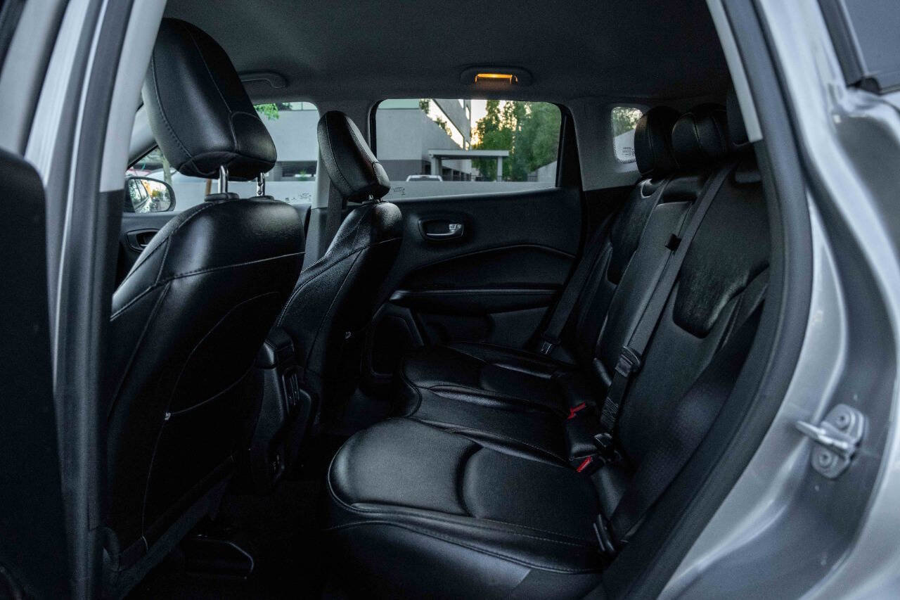Used 2020 Jeep Compass Limited image 16