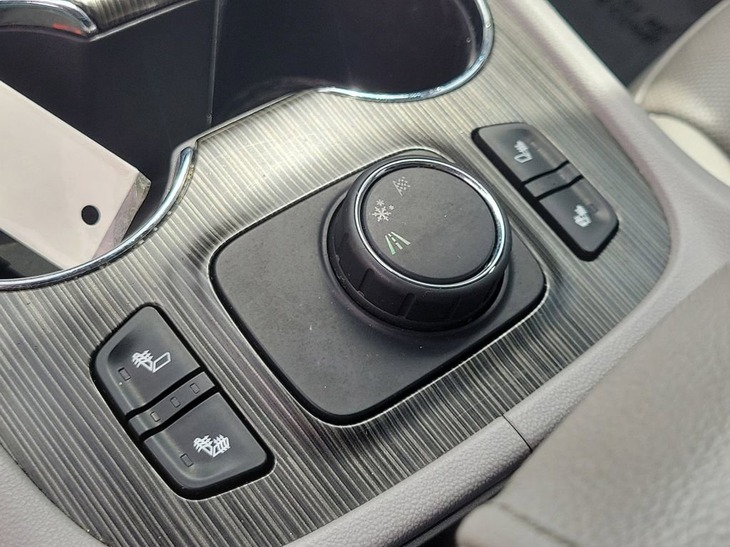 Used 2020 GMC Acadia SLT image 28