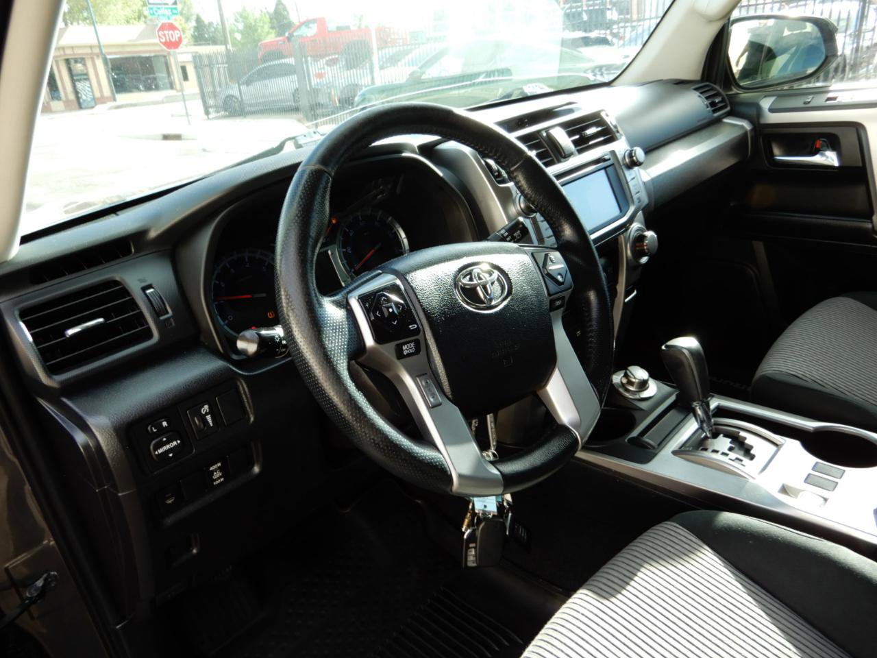 Used 2018 Toyota 4Runner SR5 AWD/4WD image 14