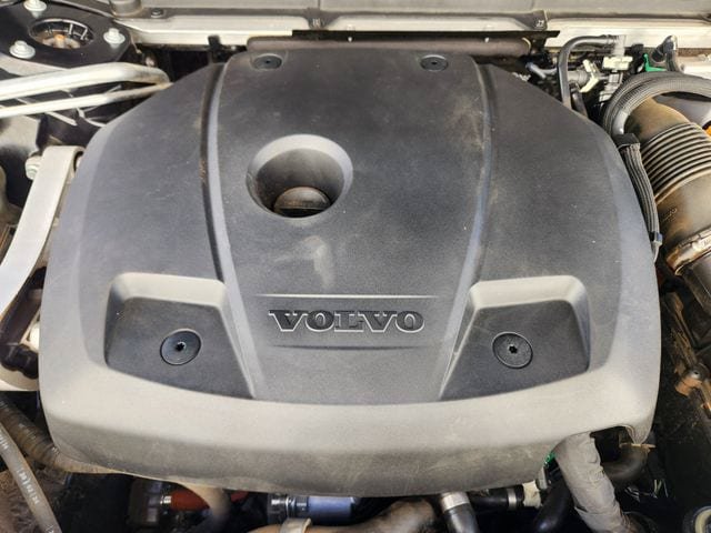 Certified 2024 Volvo XC60 T8 Ultimate w/ Climate Package AWD/4WD image 21