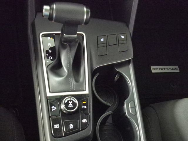 Used 2024 Kia Sportage LX AWD/4WD image 19