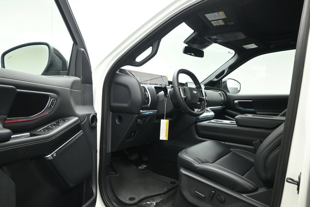 New 2027 Ford Expedition Platinum w/ Stealth Appearance Package AWD/4WD image 6
