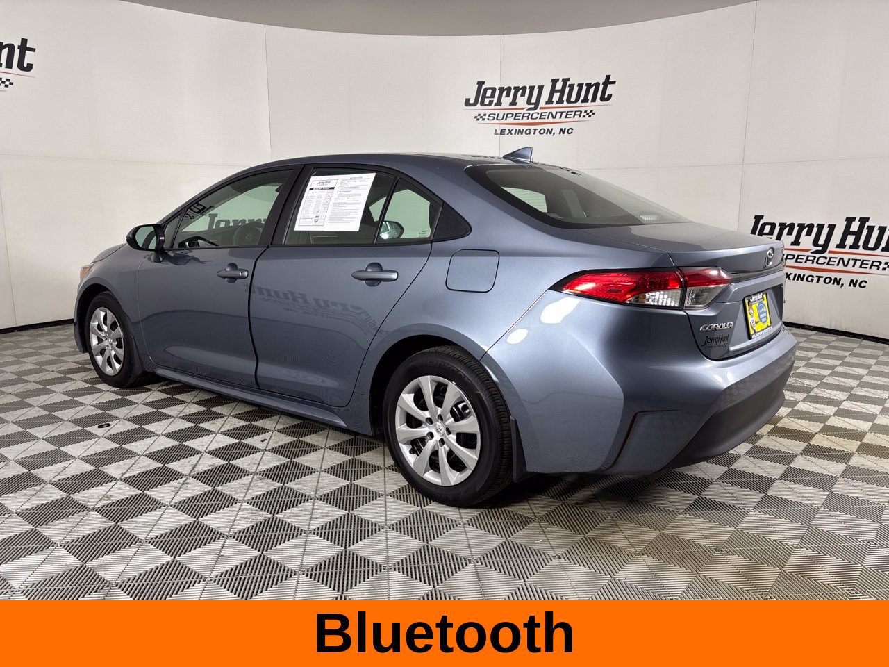 Used 2025 Toyota Corolla LE FWD image 9