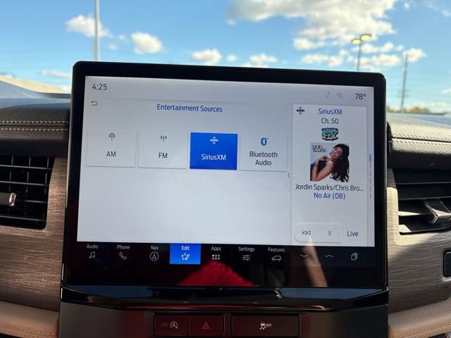 Used 2024 Ford Expedition Limited image 16