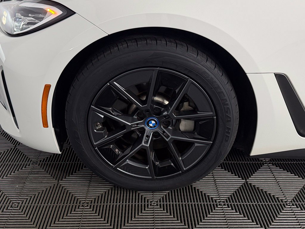 Used 2023 BMW i4 eDrive40 RWD image 12