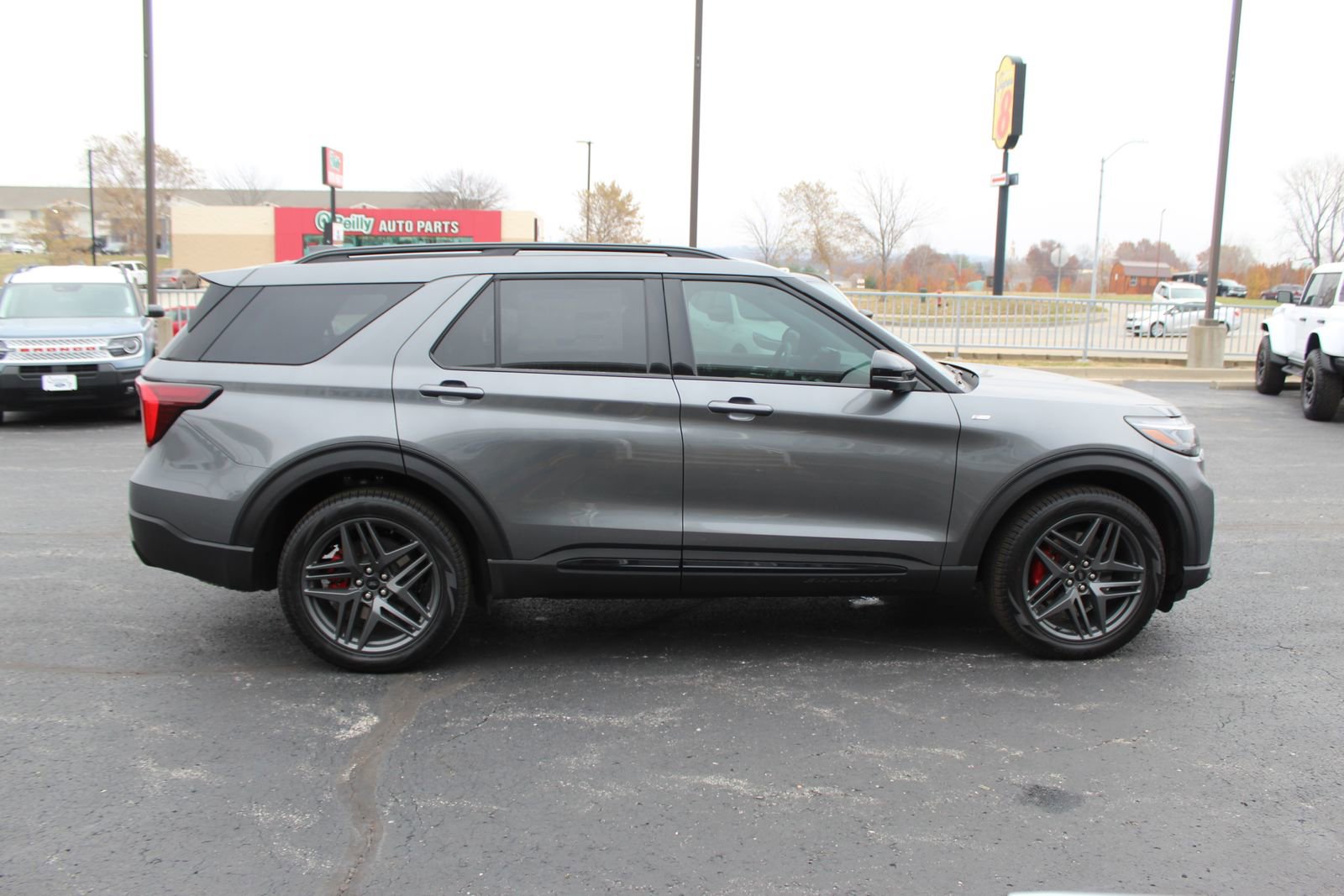 New 2026 Ford Explorer ST-Line w/ ST-Line Street Pack image 6