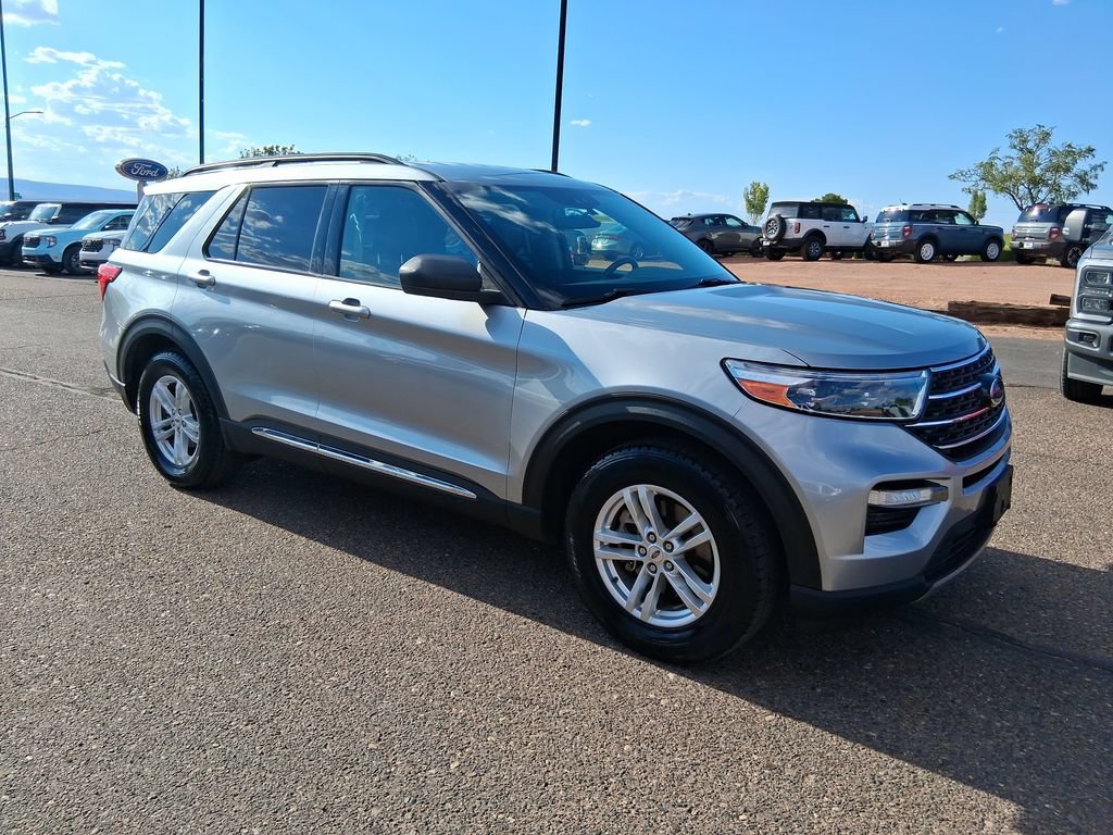 Used 2023 Ford Explorer XLT w/ Equipment Group 202A RWD image 7