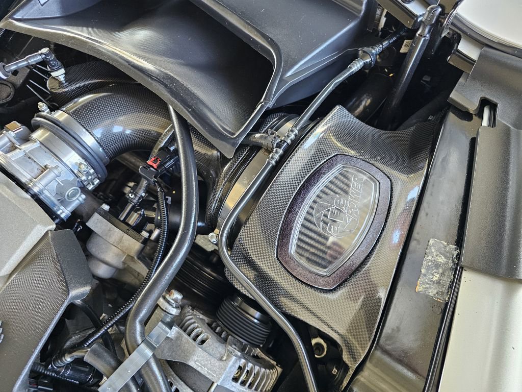 Used 2015 Chevrolet Corvette w/ Z51 Performance Package w/ 3LT Preferred Equipment Group image 16