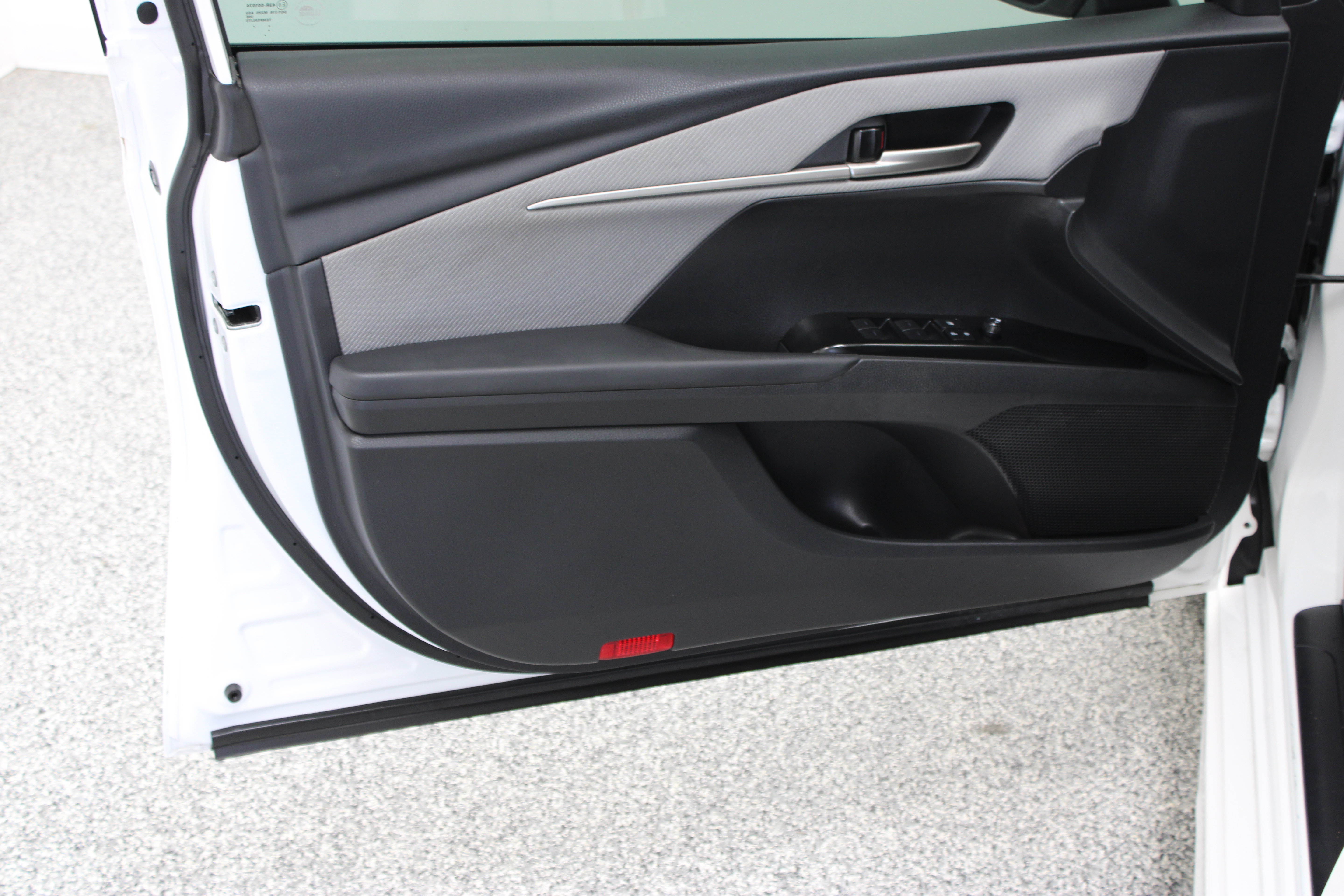Used 2025 Toyota Camry SE w/ Multimedia Upgrade Package FWD image 12
