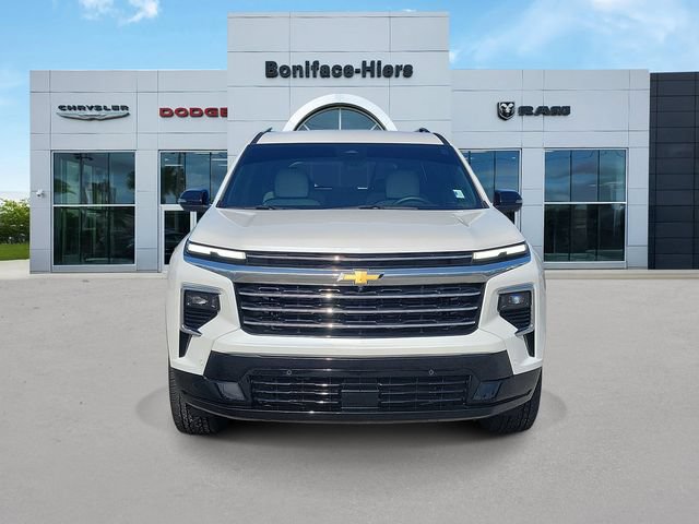 Used 2025 Chevrolet Traverse High Country FWD image 2