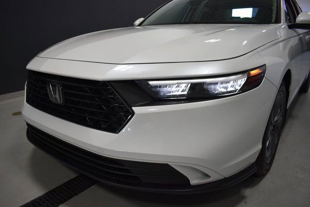 Used 2024 Honda Accord EX image 11
