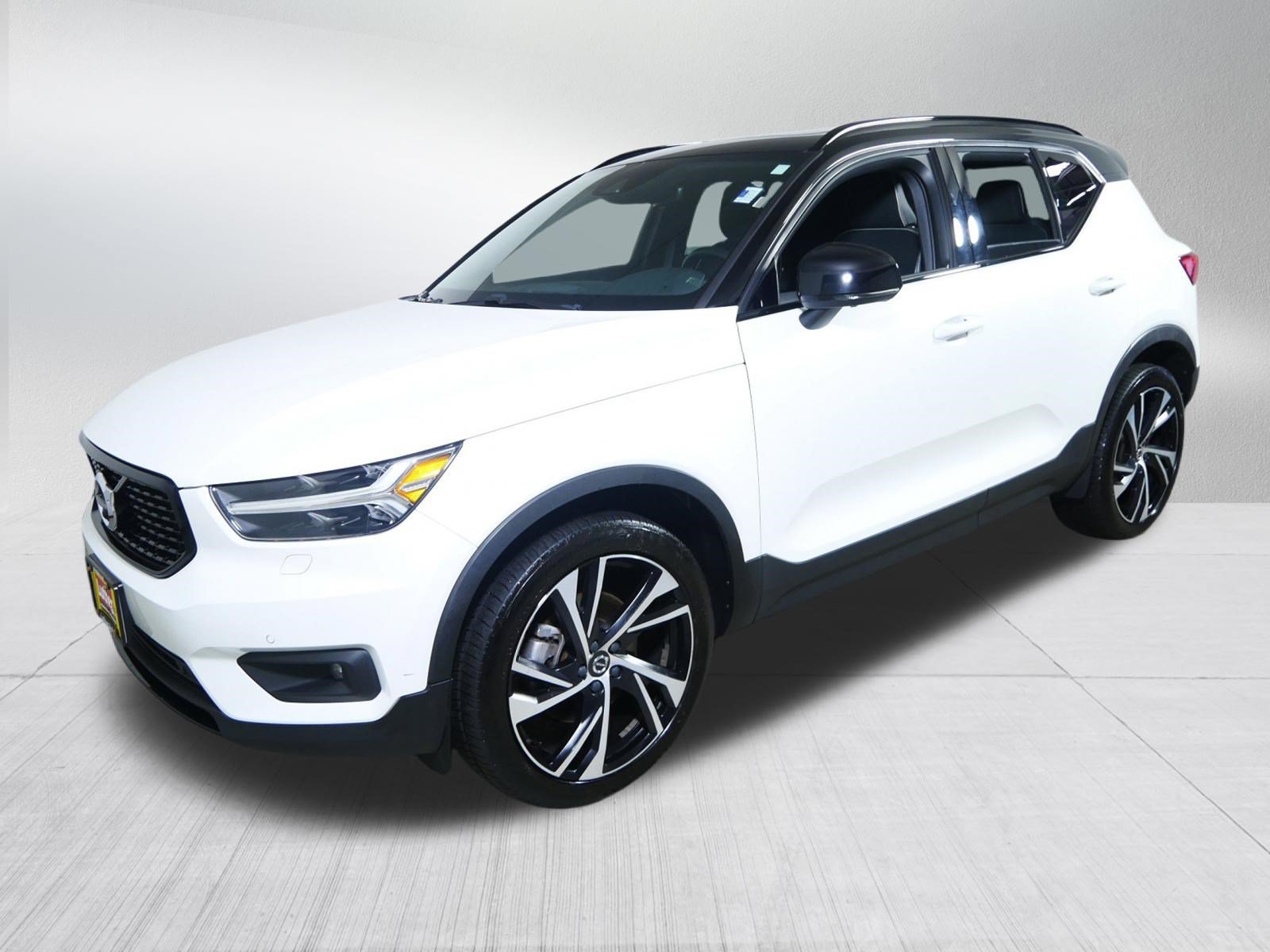 Used 2020 Volvo XC40 T5 R-Design w/ Protection Package Premier AWD/4WD image 3