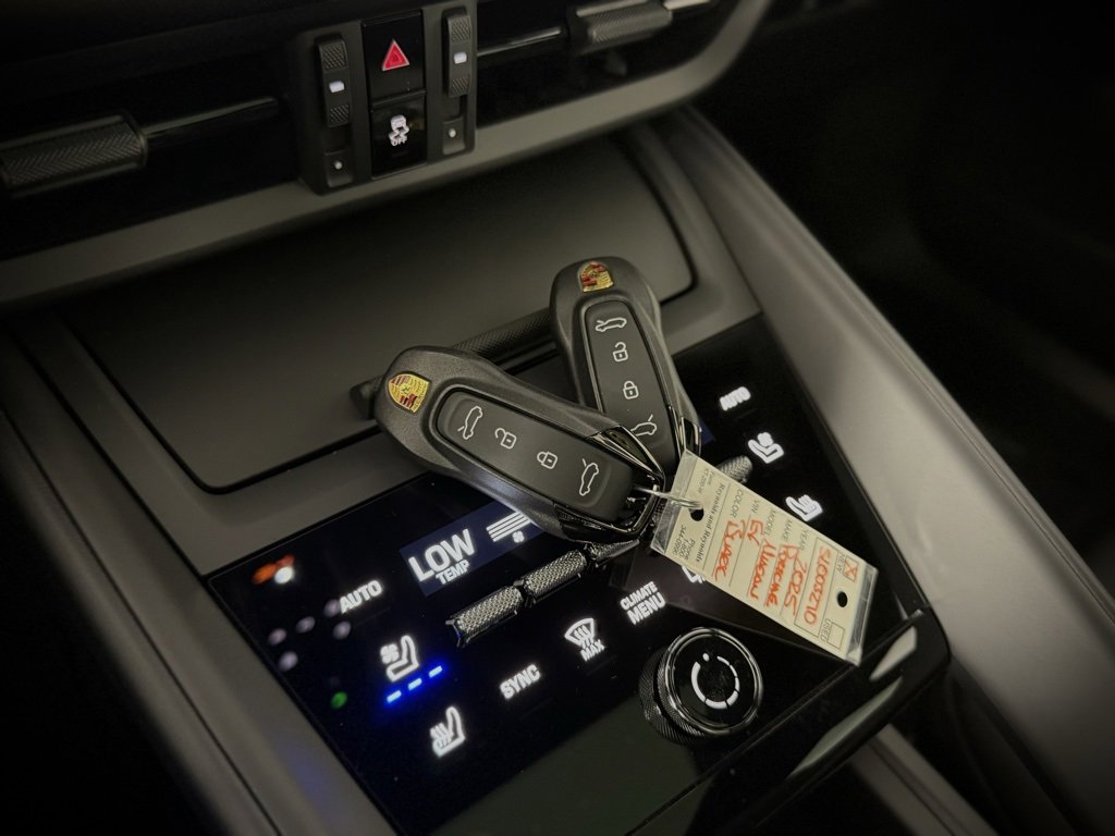 New 2025 Porsche Macan 4 Electric image 28